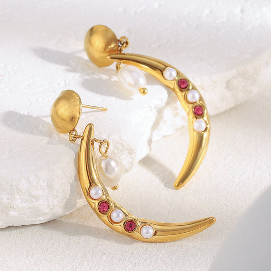 STUD 18K gold-plated crescent moon earrings with pearls and red crystals – celestial style