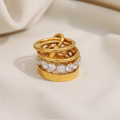 18K gold plated stacked ring set with high-shine bands and white zircon centerpiece – STUD