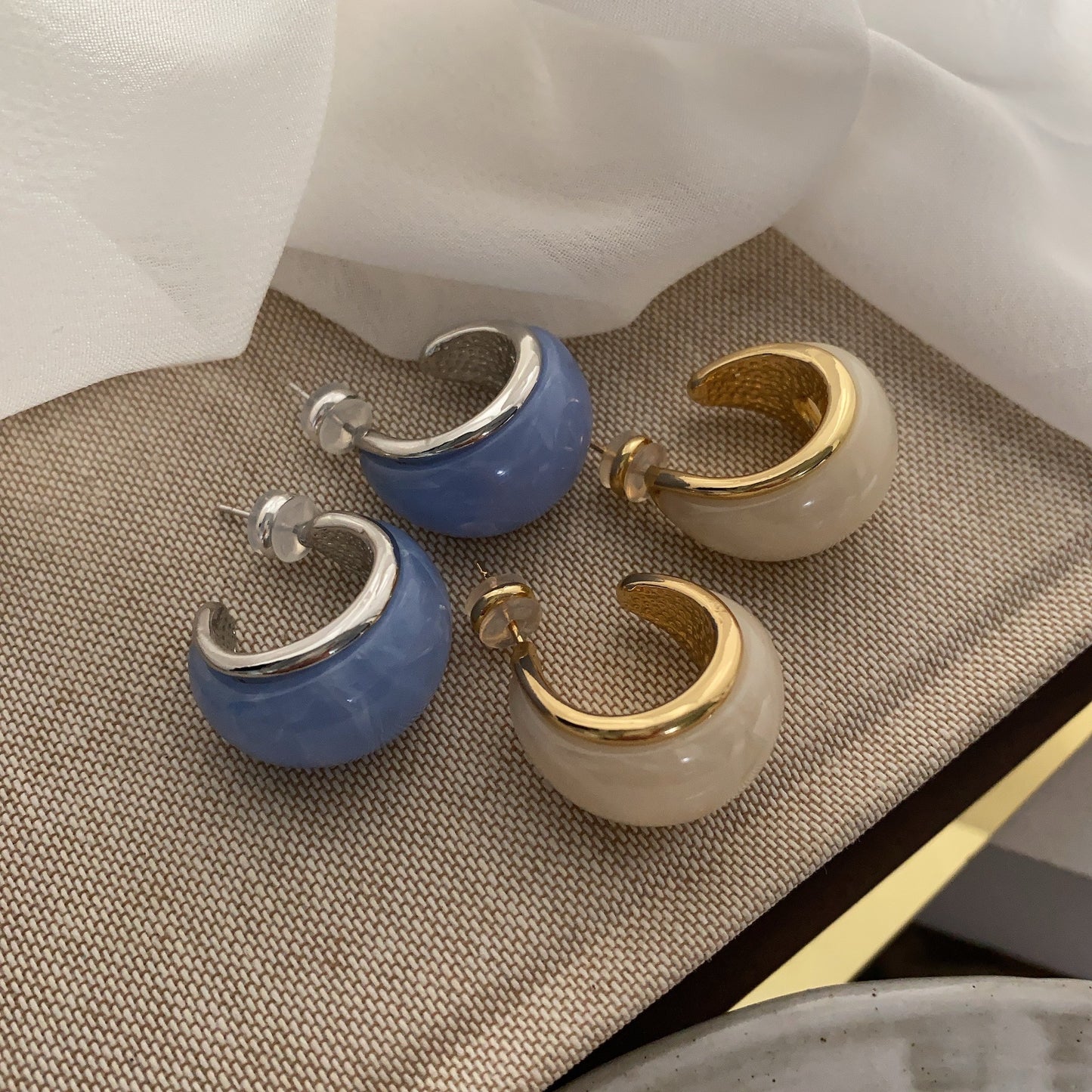 STUD Blue S925 Crescent Hoop Earrings with Retro Minimalist French Design