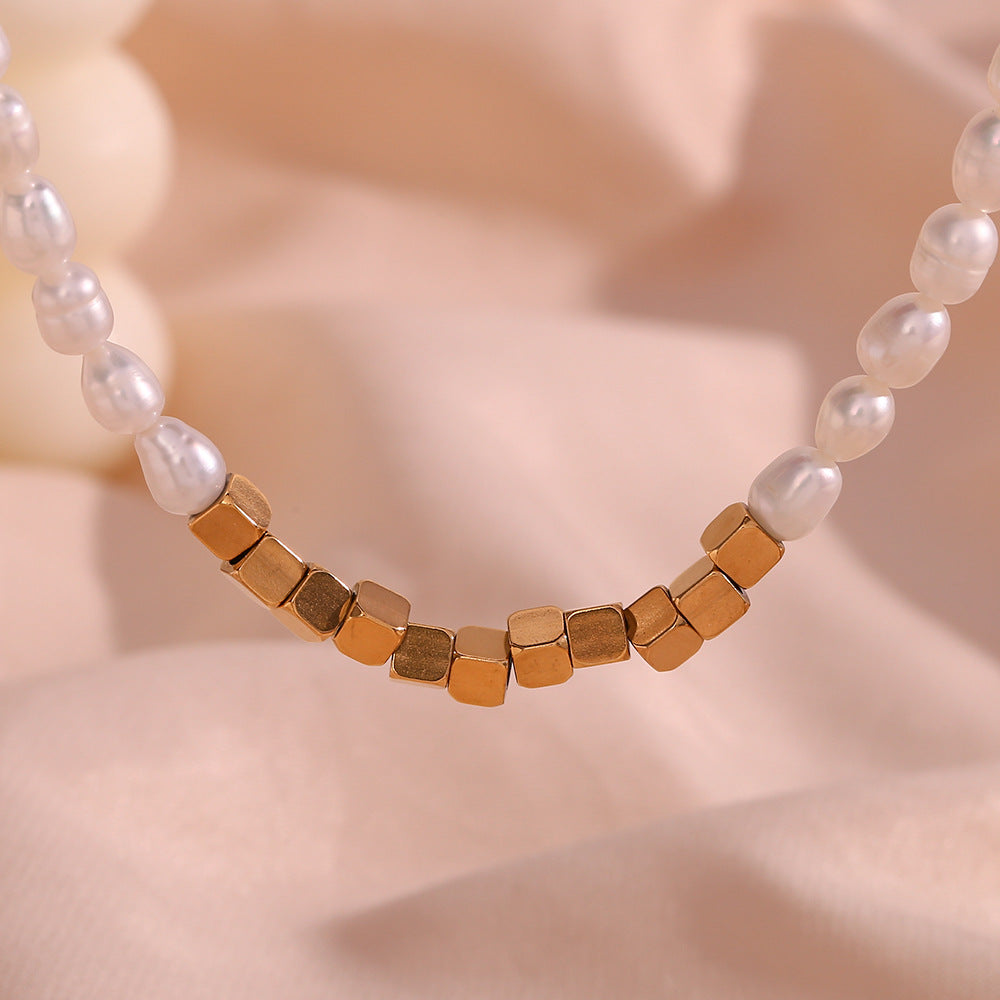 18K gold plated pearl cube charm necklace with freshwater pearls and square gold beads – STUD