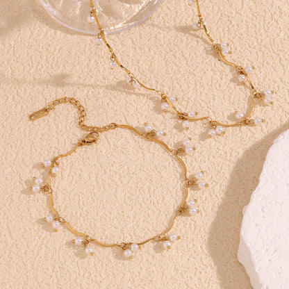 18K gold plated daisy pearl drop bracelet with delicate adjustable chain – STUD
