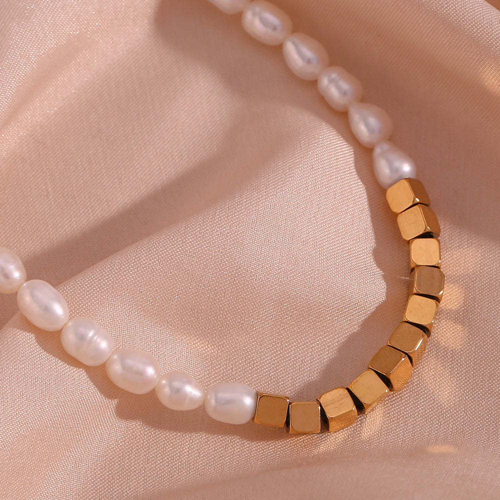 18K gold plated pearl cube charm necklace with freshwater pearls and square gold beads – STUD