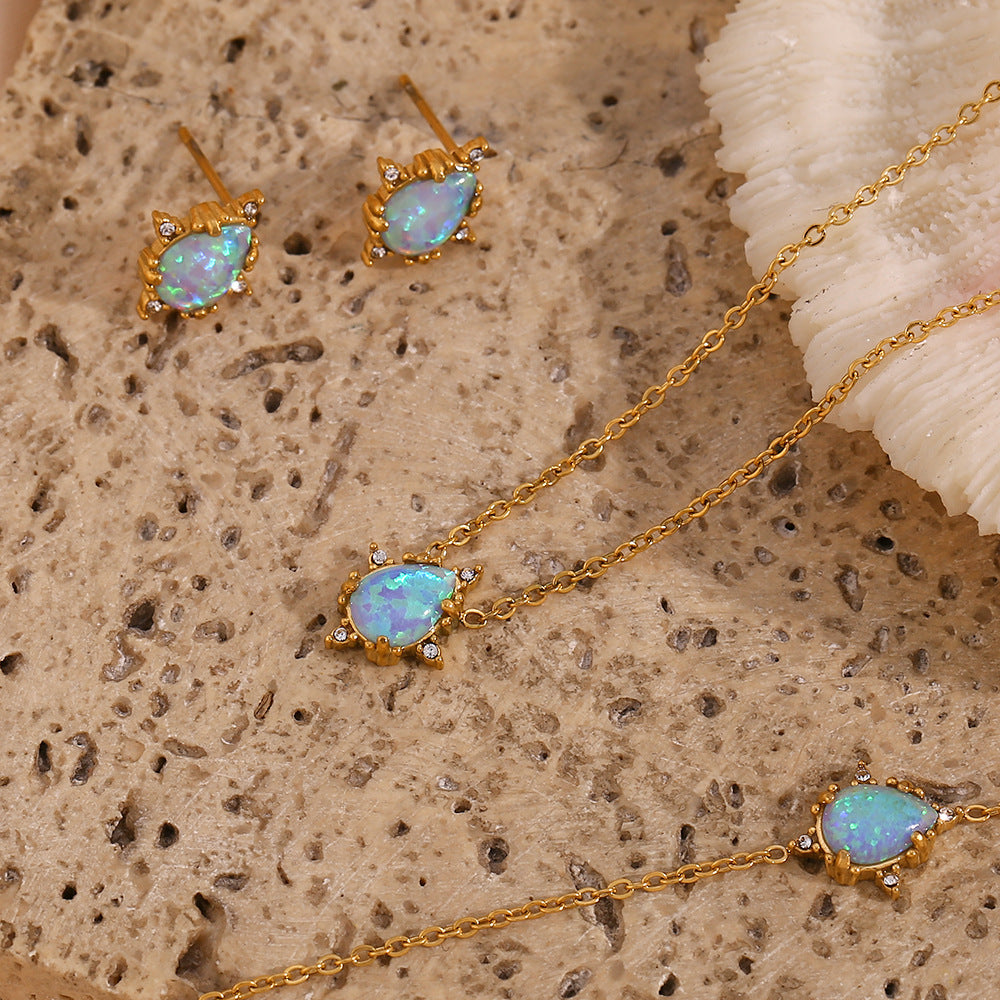 Retro Waterdrop Opal Gold Necklace