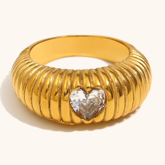 18K Gold Plated Hammered Heart Signet Ring – Waterproof & Anti-Tarnish – STUD