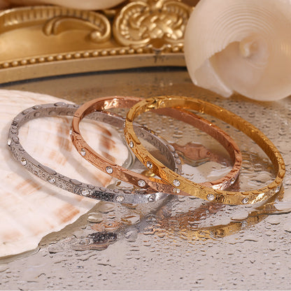 18K gold plated bangle bracelet with round zircon stones and clasp lock – STUD