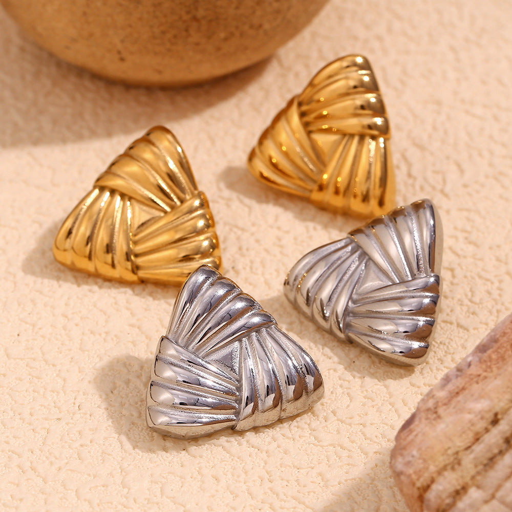 High-shine retro silver triangle stud earrings with embossed wrap design – STUD