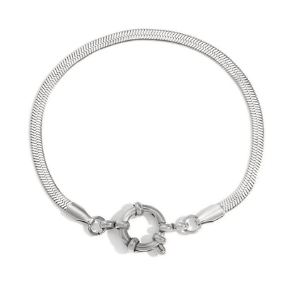 Close View of 
Silver steel snake chain bracelet for women – modern and hypoallergenic design – STUD