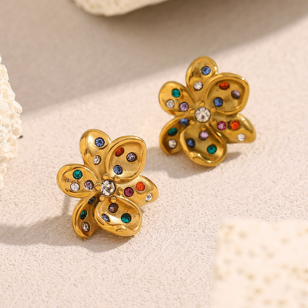 Vintage Bloom Stud Earrings – 18K Gold
