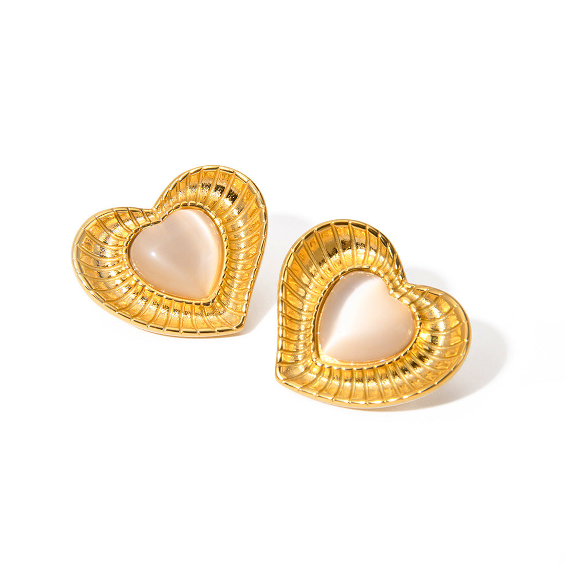 Elegant Heart Shaped 18K Gold