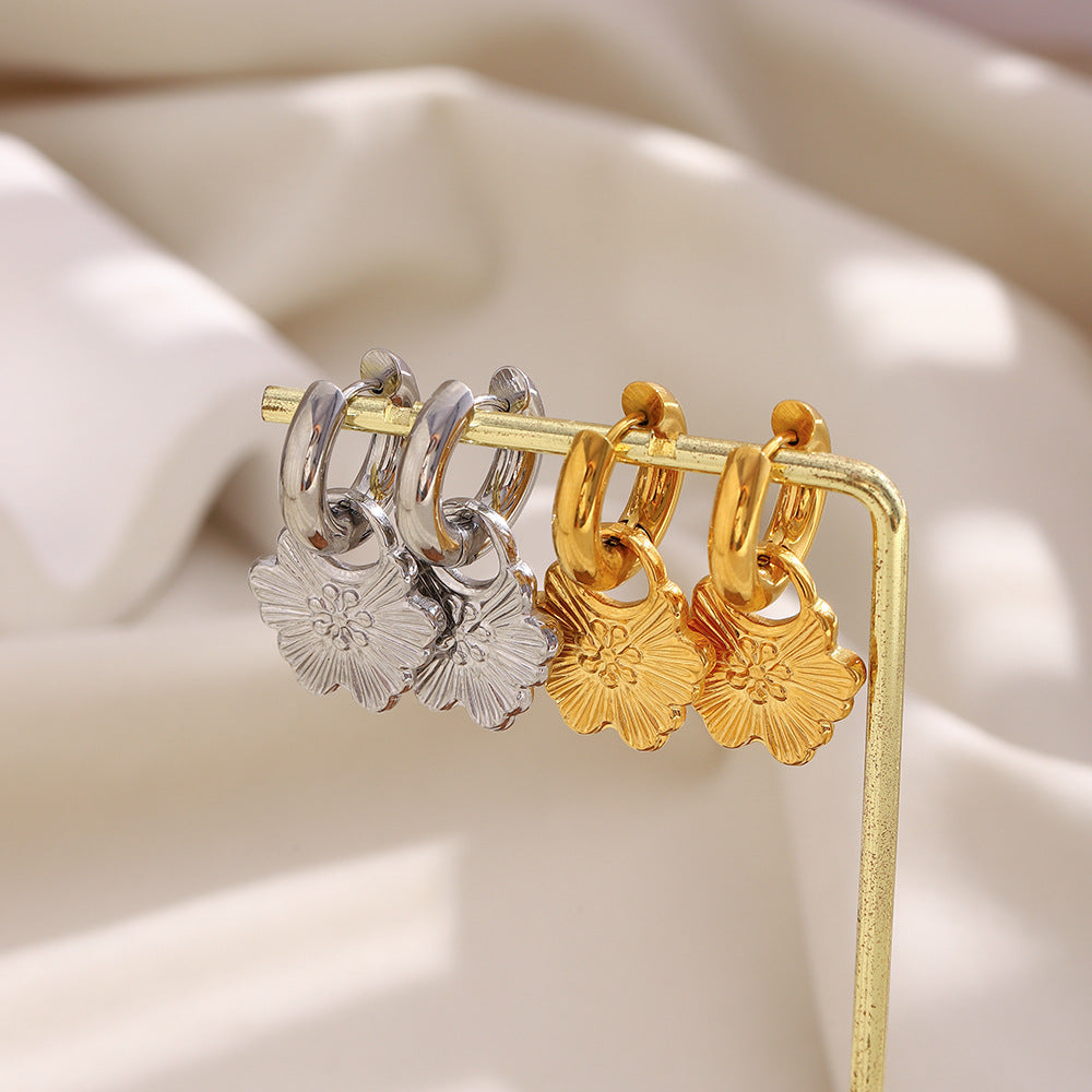 18K gold-plated flower hoop earrings by STUD – delicate floral charm, lightweight and waterproof