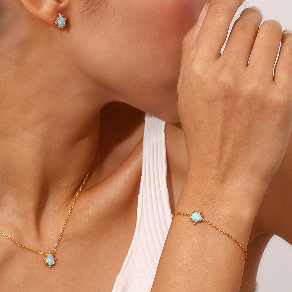 Retro Waterdrop Opal Gold Necklace