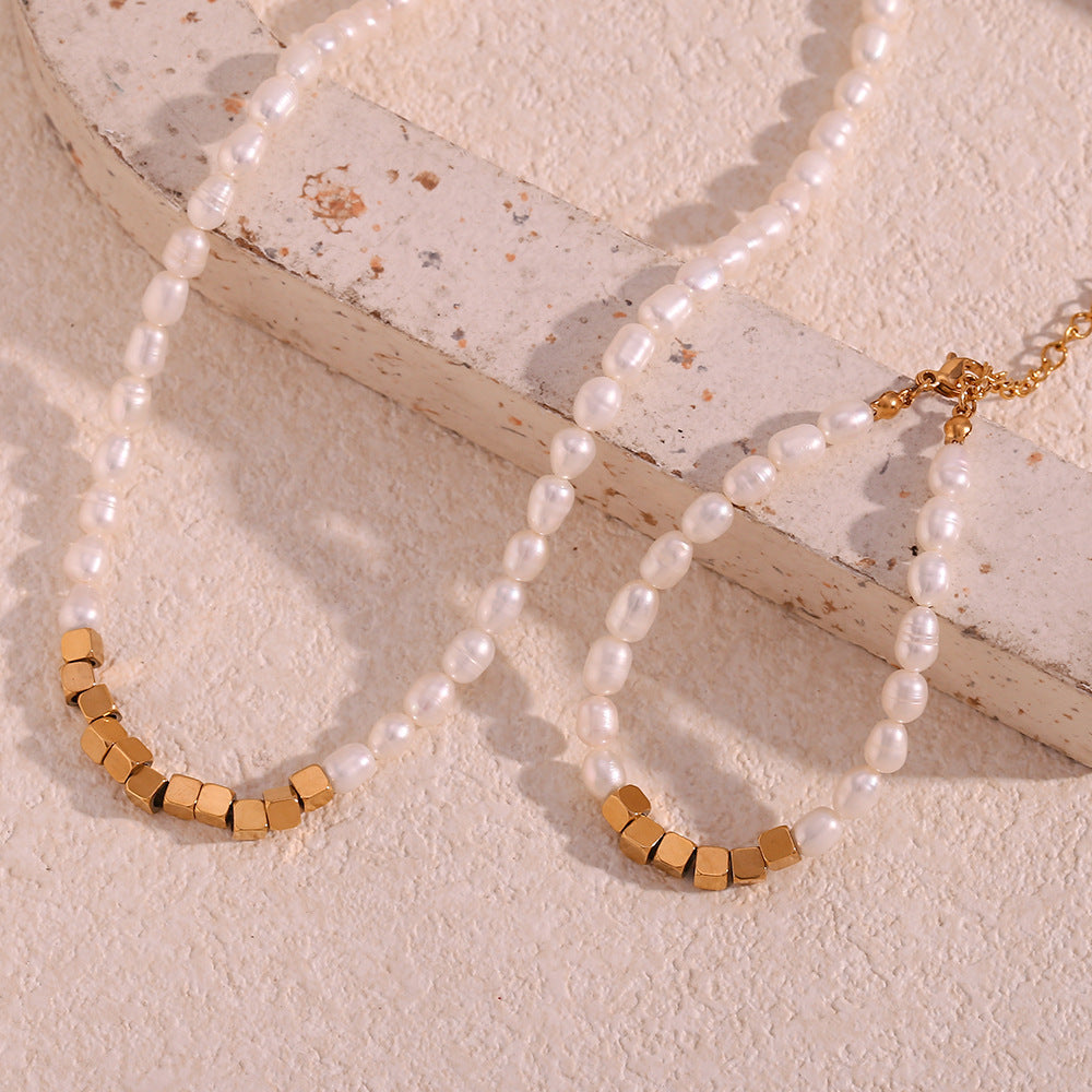 18K gold plated pearl cube charm necklace with freshwater pearls and square gold beads – STUD
