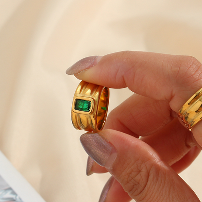 Vintage Green Rectangular Zircon Ring