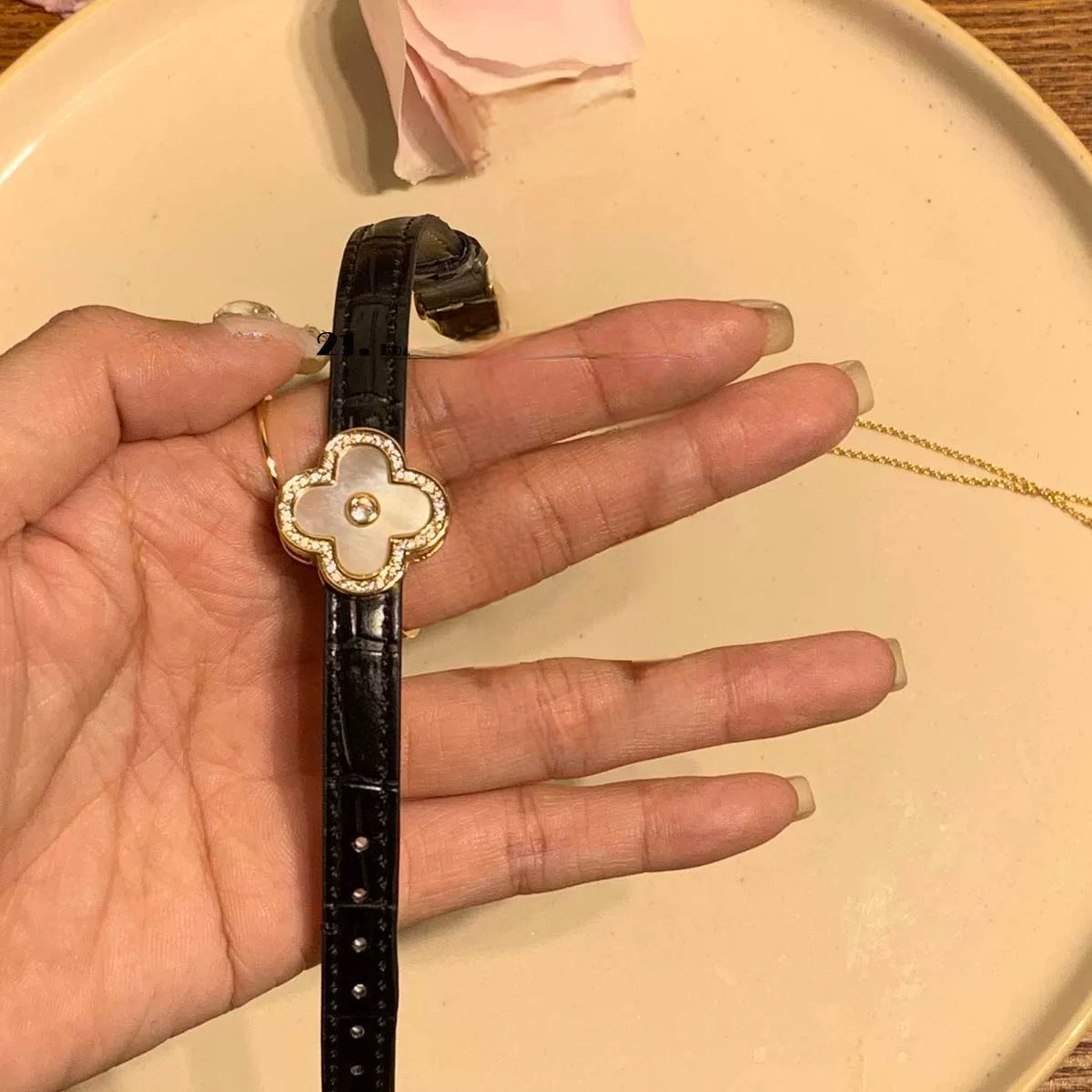 Luxurious Clover Charm Bracelet